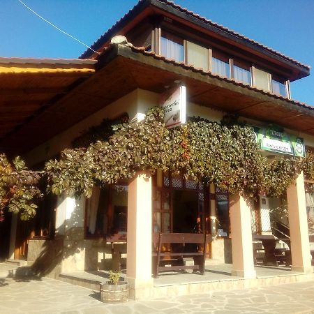 Guest House Ambrozia Котел Экстерьер фото