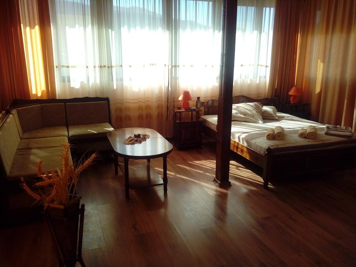 Guest House Ambrozia Котел Экстерьер фото