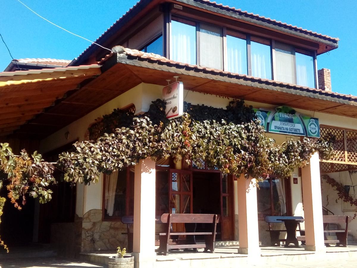 Guest House Ambrozia Котел Экстерьер фото